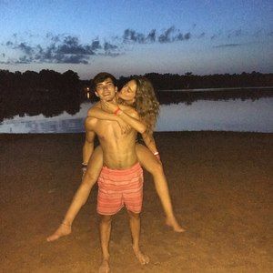 Meet your Posher, Max